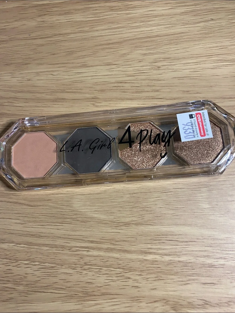 LA Girl 4Play Eyeshadow Palette – Peach, Charcoal & Bronze Shimmers